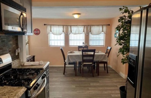 East Ybor House | Bungalow/Walking distance/Historic Ybor (2210)