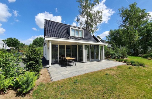 Otterlo House | Bungalow with 3 bedrooms and a terrace