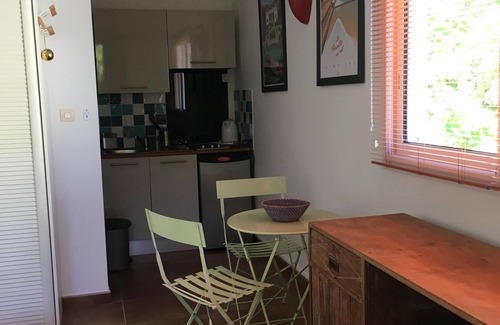 Les Avirons House | Bungalow with shared pool in Les Avirons