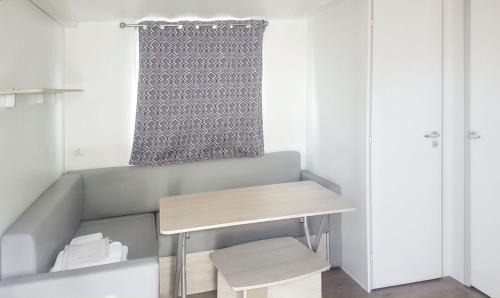 Burinhosa House | Bungalow with Shared Pool in Pataias + 30 m² + Pool.
