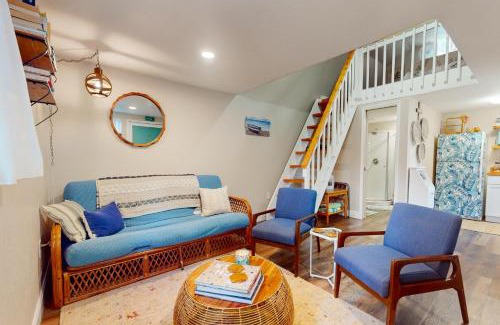 New Port Richey Hotel | Bunglow Boogie Bunkhouse