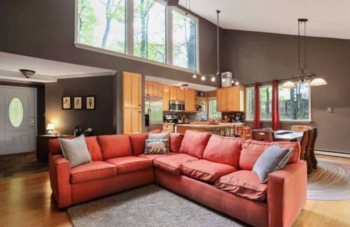 Berkeley Springs Cabin | Bunkaroono - Family and Pet Friendly