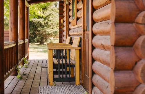 Bozeman Cabin | Bunkhouse 1 at Gallatin Canyon Cabins