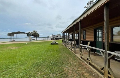 Negreet House | Bunkhouse at Tranquility Bay Resort