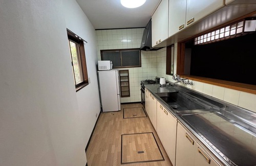 Bunkyo House | Bunkyo-ku, Tokyo, a 13-minute walk from Sugamo Station on the Yamanote Line and a 6-minute walk from Sengoku Station on the Toei Mita Line.