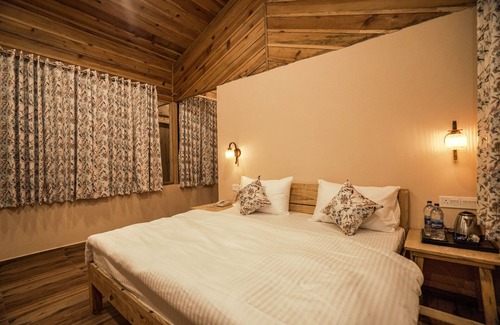 Naina Range Hotel | Buransh Valley Resort