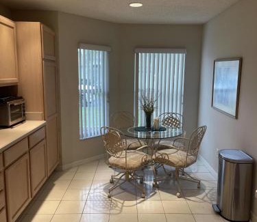 Glenbrook House | Burbank - Beautiful Designer Home Near Glenview Country Club Villagepeople