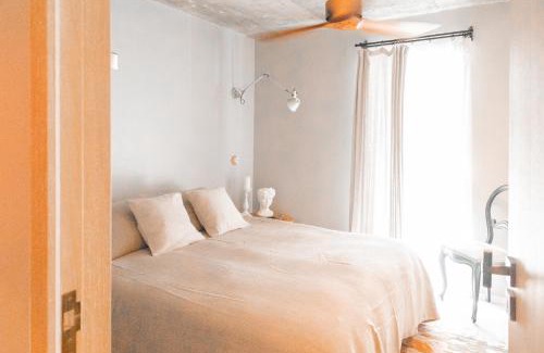 Grandola House | BURGUNDY house
