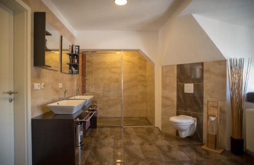 Hoyerswerda Apartment | Buri Island