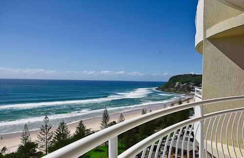 Burleigh Heads Apartment | Burleigh Heads Ocean Views 16th Floor Apartment