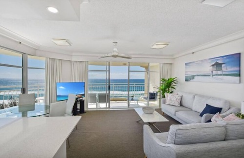 Burleigh Heads Apartment | Burleigh Heads Ocean Views 16th Floor Apartment