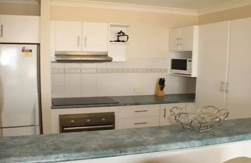 Burleigh Heads Apartment | Burleigh Terraces 30, Located in heart of Burleigh