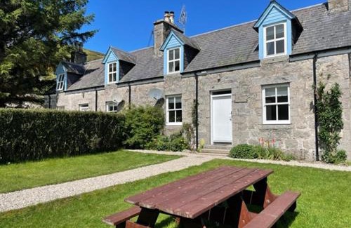 Rogart House | Burnside & Jocks Cottage on the Blarich Estate