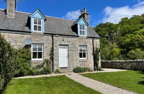 Rogart House | Burnside & Jocks Cottage on the Blarich Estate