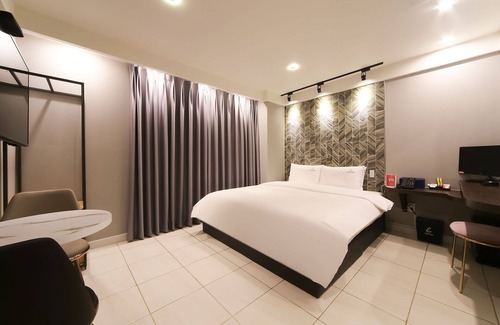 Saha Hotel | Busan Hadan E Palace Hotel