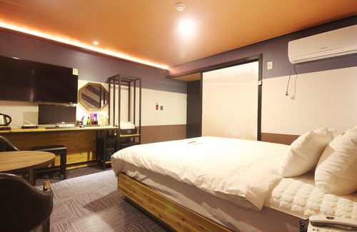 Saha Hotel | Busan Hadan Queen