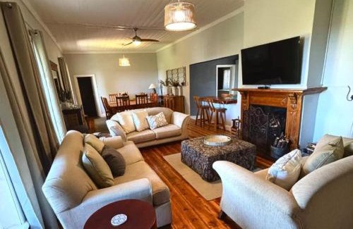 Umtshezi House | Bush Creek Guest House