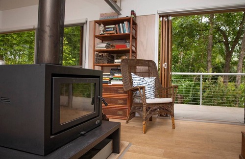 Smiths Lake House | Bushland Retreat beside a beautiful lake - big eco house with 4 large bedrooms.