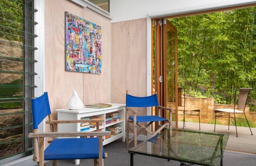 Smiths Lake House | Bushland Retreat beside a beautiful lake - big eco house with 4 large bedrooms.