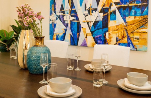 Parkwood House | Bushland Retreat just minutes to theme parks and shopping centers