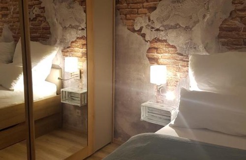 Alt-Muhlburg Apartment | Business Class Apartment mit Flair-Innenstadt-Netflix