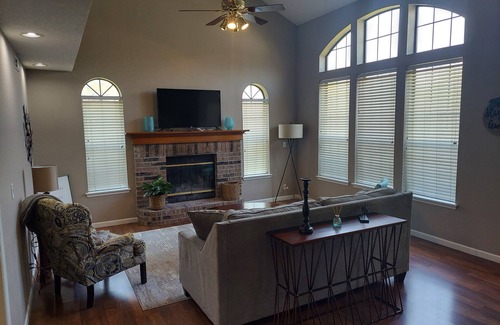 Tulsa House | Business /Family Getaway Retreat Sleeps 9