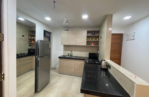 Kurla Apartment | Business-Ready Apt near Jio World Centre | 1BR + Gym + Pool