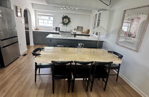 Summit Station House | Business Traveler's Haven near Intel & New Albany Tech Hubs.