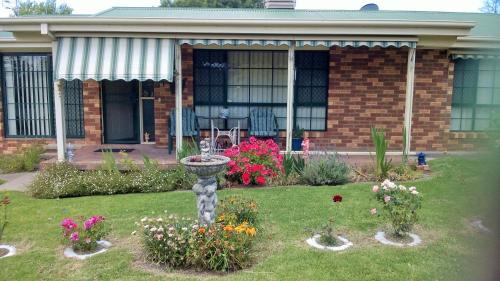 Tumut House | Butterfly Cottage