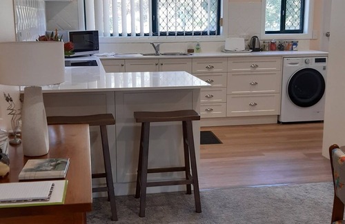 Tumut Cottage | Butterfly Cottage - Pet Friendly Tumut
