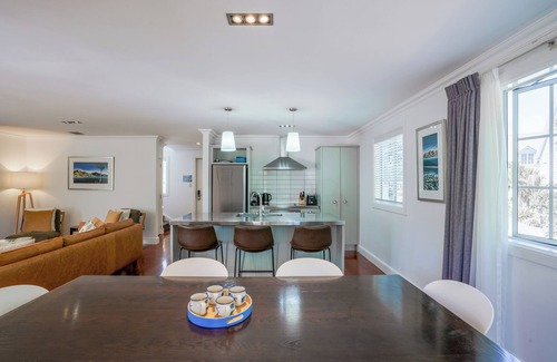 Russell Cottage | Butterfly Cottage - Russell Cottages Collection