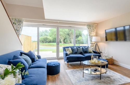 Boston House | Butterfly