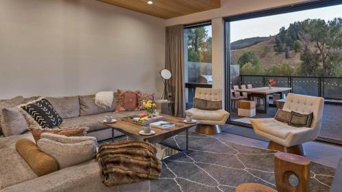 Downtown Steamboat Springs House | Butterfly Lofts - West