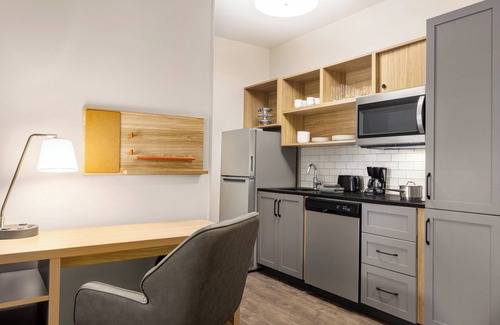Pumphrey Hotel | BWI Suites
