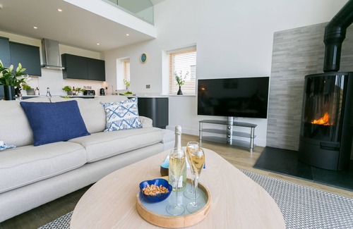 Cylch-Y-Garn Cottage | Bwncath - a coastal that sleeps 6 guests in 3 bedrooms
