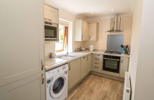 Llanddaniel Fab Cottage | BWTHYN CLYD, family friendly, with a garden in Llanddaniel Fab