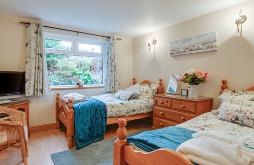 Henryd House | Bwthyn Conwy - Three Bedroom House, Sleeps 6