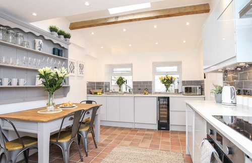 Bangor House | BWTHYN SILIWEN (OLD BATH HOUSE), pet friendly in Bangor