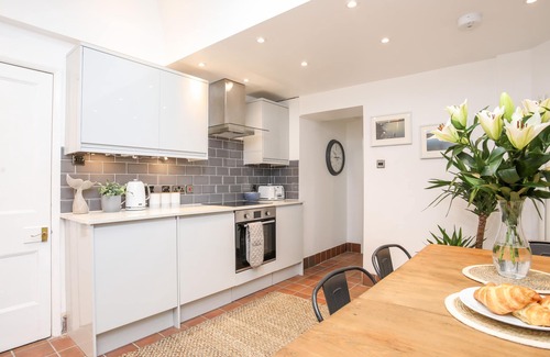 Bangor House | BWTHYN SILIWEN (OLD BATH HOUSE), pet friendly in Bangor