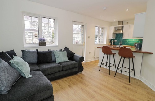 Brynrefail Cottage | BWYTHYN YR WYDDFA, pet friendly in Llanberis