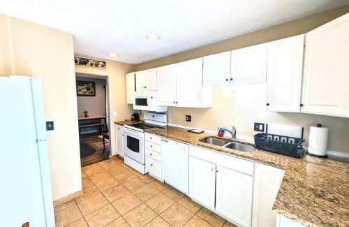 Des Moines House | By State Fair 5 bedrooms 2 baths