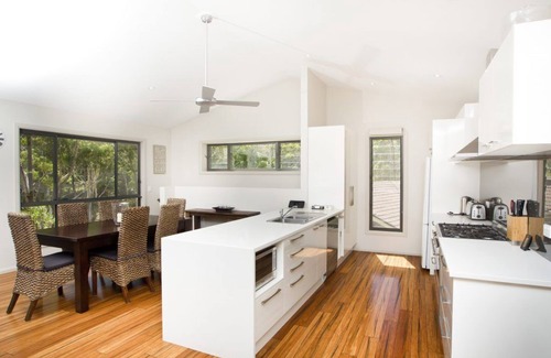 Smiths Lake House | By The Lake @ Smiths Lake~Lakefront~Kayaks~ NBN~Views~Perfect for 2 families