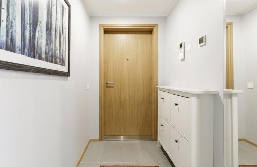 Pohja-Tallinn Apartment | By the Old Town, new & modern, 2 BR, easy access by car, free parking