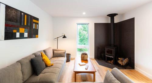 Frelighsburg Ski Chalet | By the river - Le 91