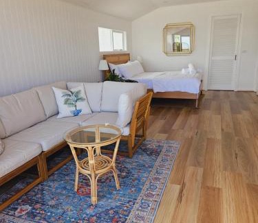 Mornington House | By The Seaside