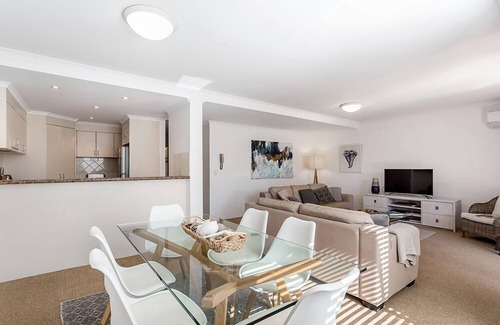 Byron Bay Apartment | Byron Bay Accom - 2/22 Paterson St - Solaris 2