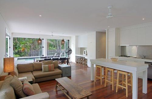 Byron Bay Apartment | Byron Bay Accom 77 Butler Street, Byron Bay - Lantana Beach House