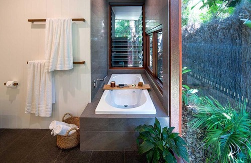 Broken Head House | Byron Beach Retreats - THE BUNGALOW