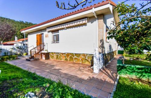 Argonos House | Cómodo y coqueto chalet con jardín en Argoños