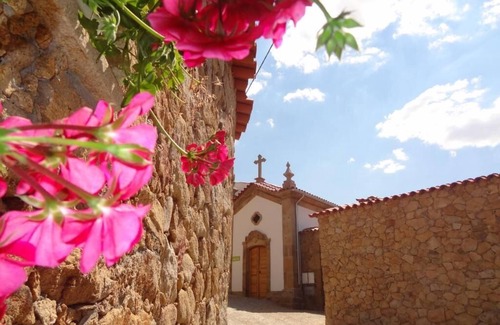 Juizo House | Côa Valley Chapel House